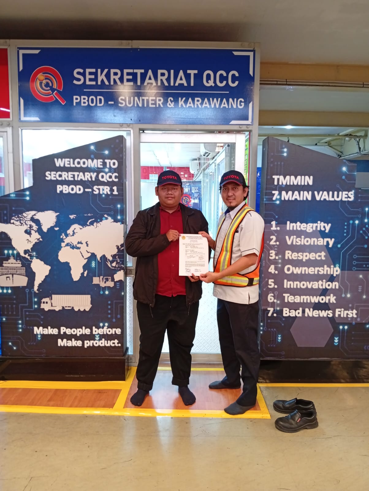 Muhammad Raynor Rifat saat magang di Sekretariat QCC PT Toyota Motor Manufacturing Indonesia